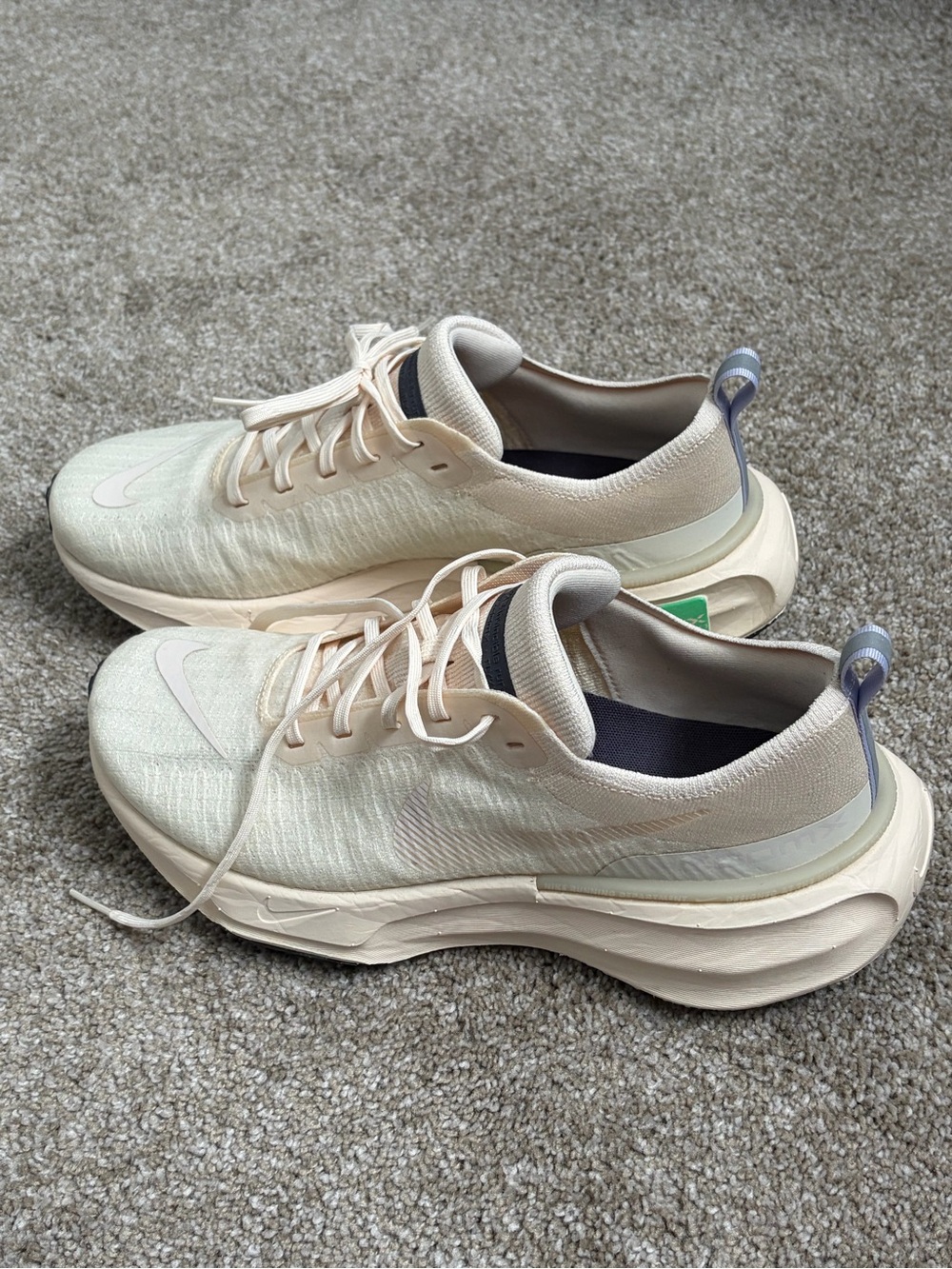 Nike Men’s Invincible Run 3 Sneaker in Cream with Green and Black Accents
